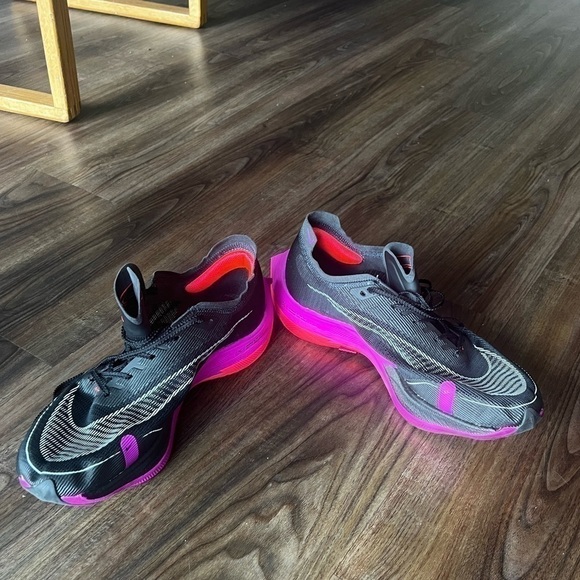 Nike ZoomX Vaporfly Next% 2 Raptors Mens Size 13 Black Flash Crimson CU4111 002 main image 14